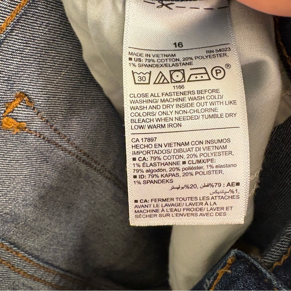 Old Navy Indigo Denim Shorts - Picture 4 of 4